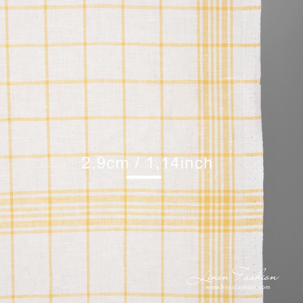 Tissu en coton lin blanc à carreaux jaunes 2 White fabric with green checks narrow width close up view