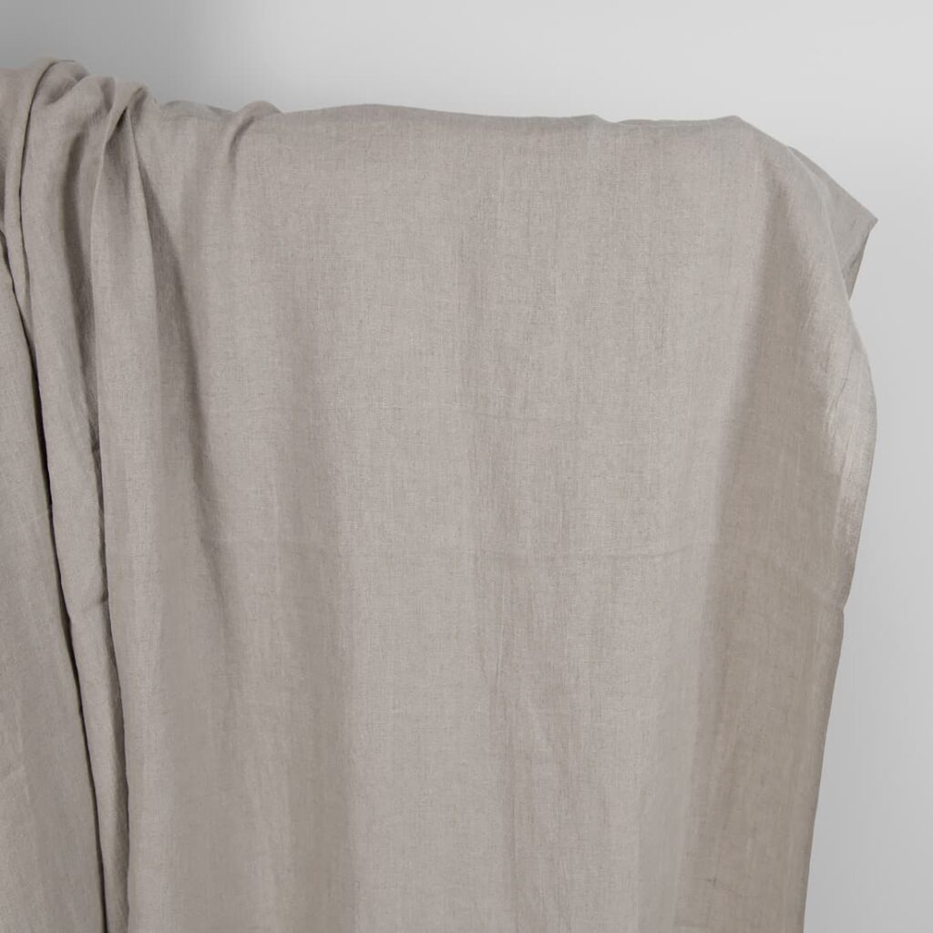 Tissu en lin lavé, gris naturel 1 Washed linen fabric in natural grey
