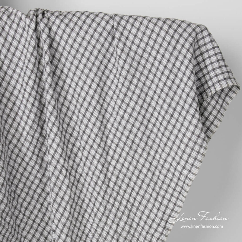 Tissu à carreaux gris foncé en pur lin lavé 1 Pure linen dark grey check fabric, washed