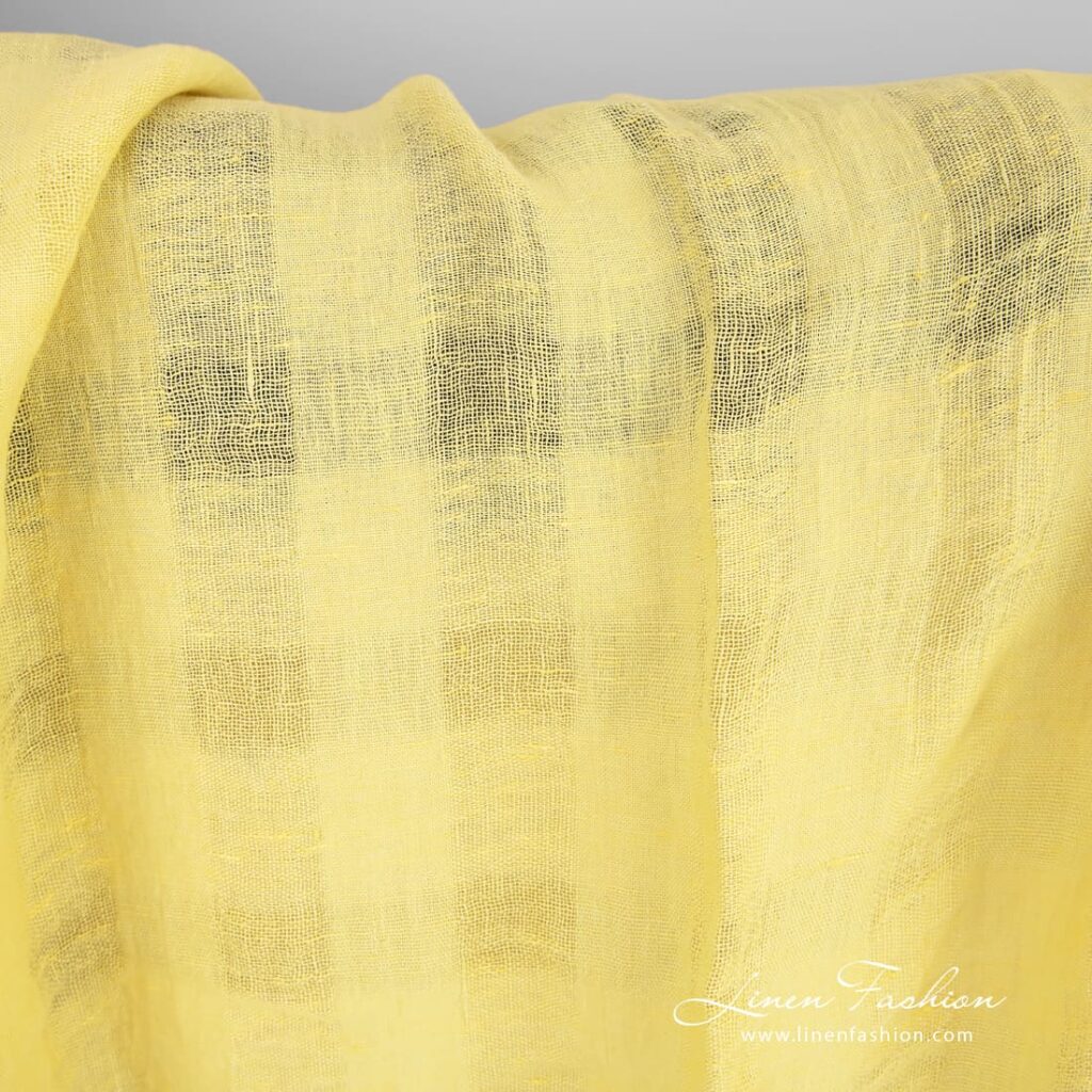 Tissu de lin jaune à carreaux transparents lavés 3 Yellow linen fabric in transparent checks