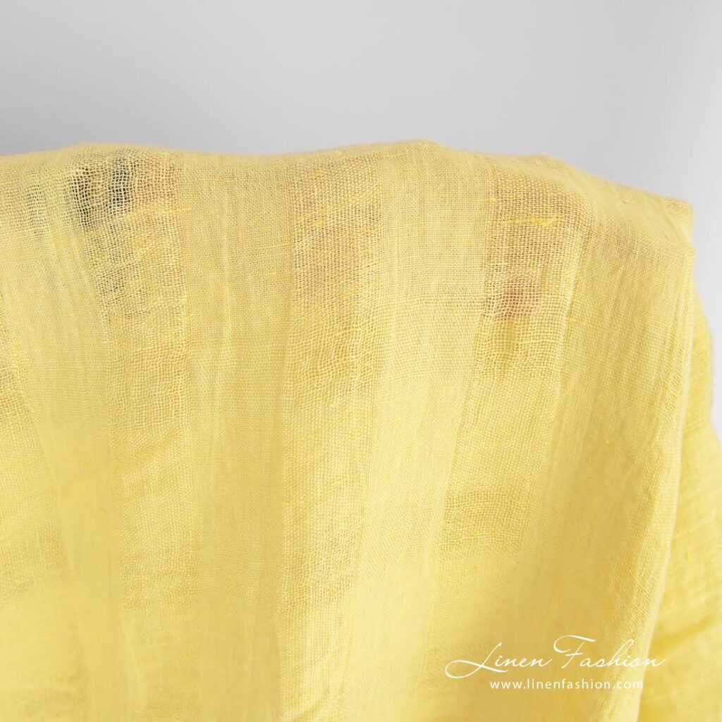 Tissu de lin jaune à carreaux transparents lavés 4 Yellow linen fabric, specially washed to increase softness