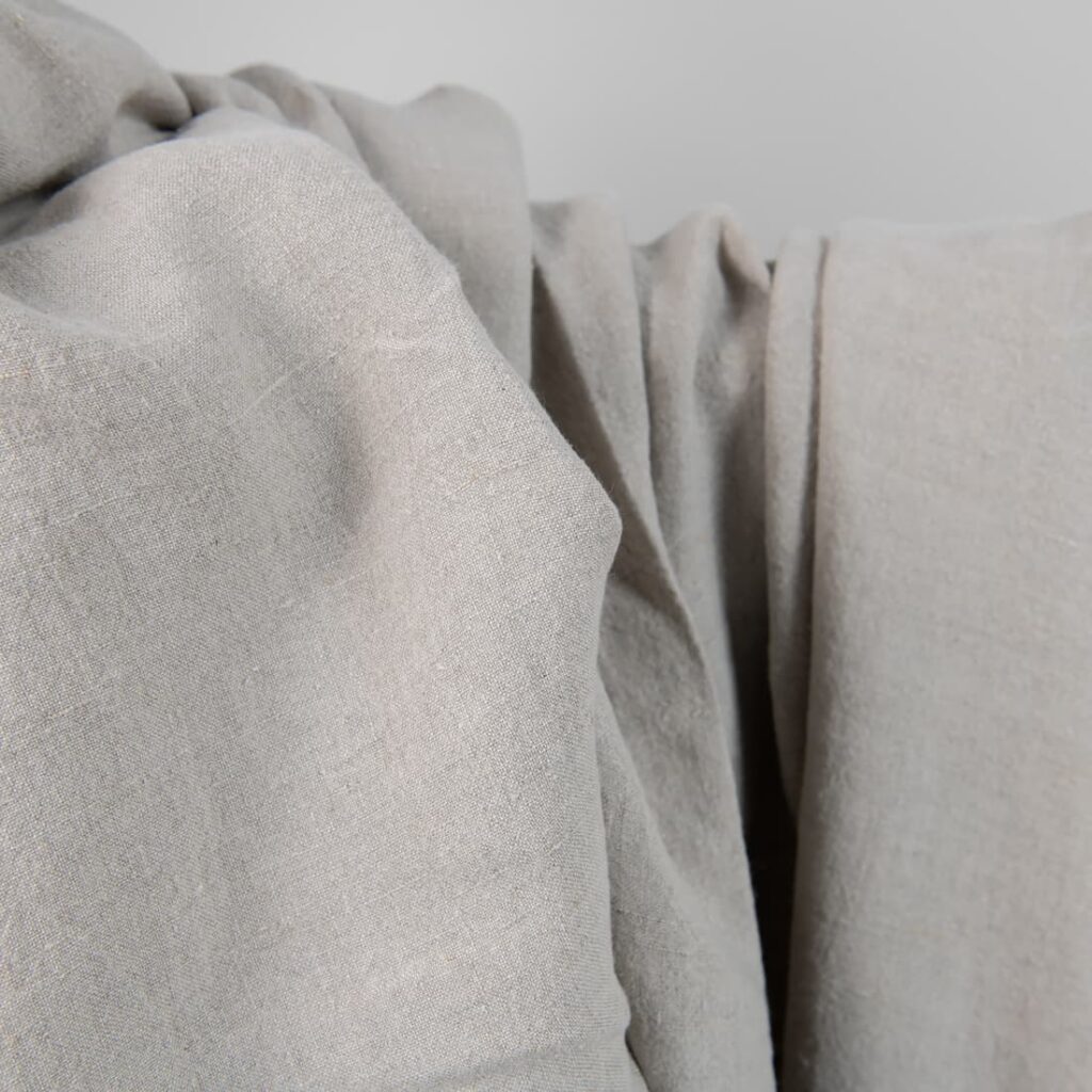 Tissu large en lin lavé, gris naturel 2 natural linen wide fabeic, washed, not dyed
