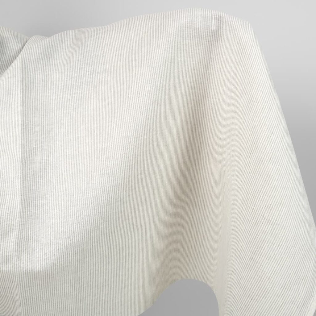 Tissu de lin à rayures naturelles et blanches 1 Linen fabric in natural and white colour stripes product close up view