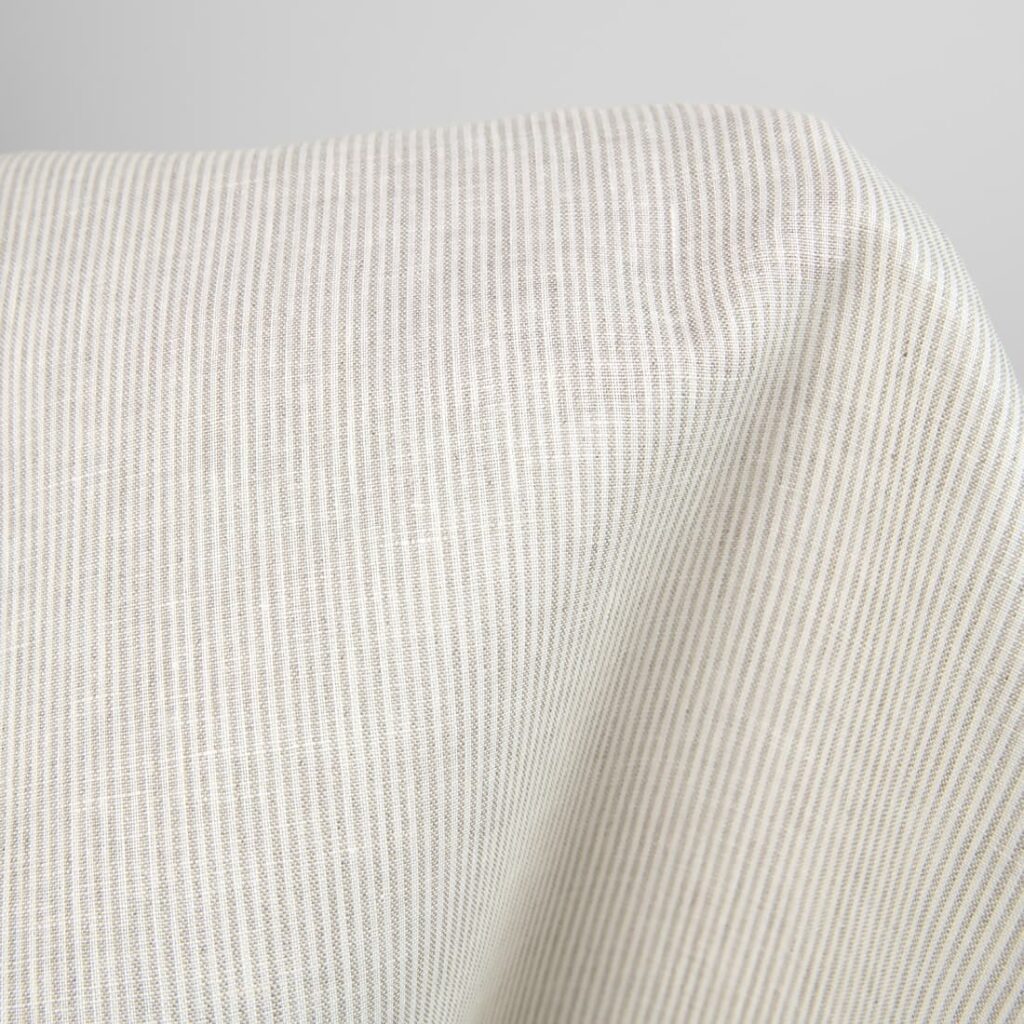 Tissu de lin à rayures naturelles et blanches 4 Linen fabric in natural and white colour stripes