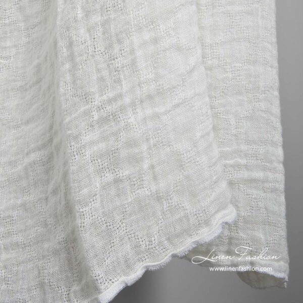 Tissu de lin blanc cassé avec diamants ajourés lavés – Image 2