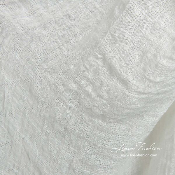 Tissu de lin blanc cassé avec diamants ajourés lavés – Image 3