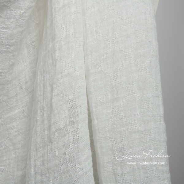 Tissu de lin blanc cassé avec diamants ajourés lavés