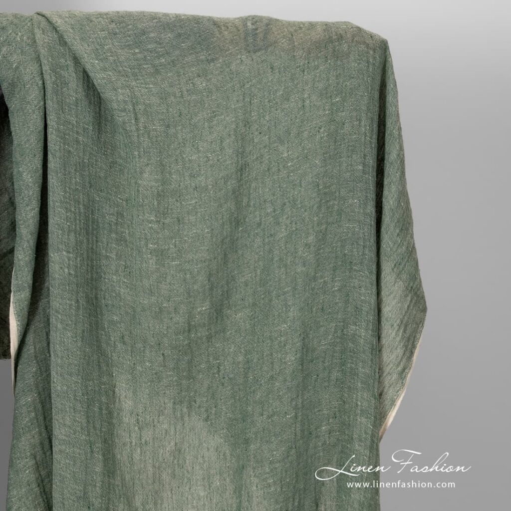 Tissu de lin vert transparent lavé 1 Transparent green linen fabric, washed.