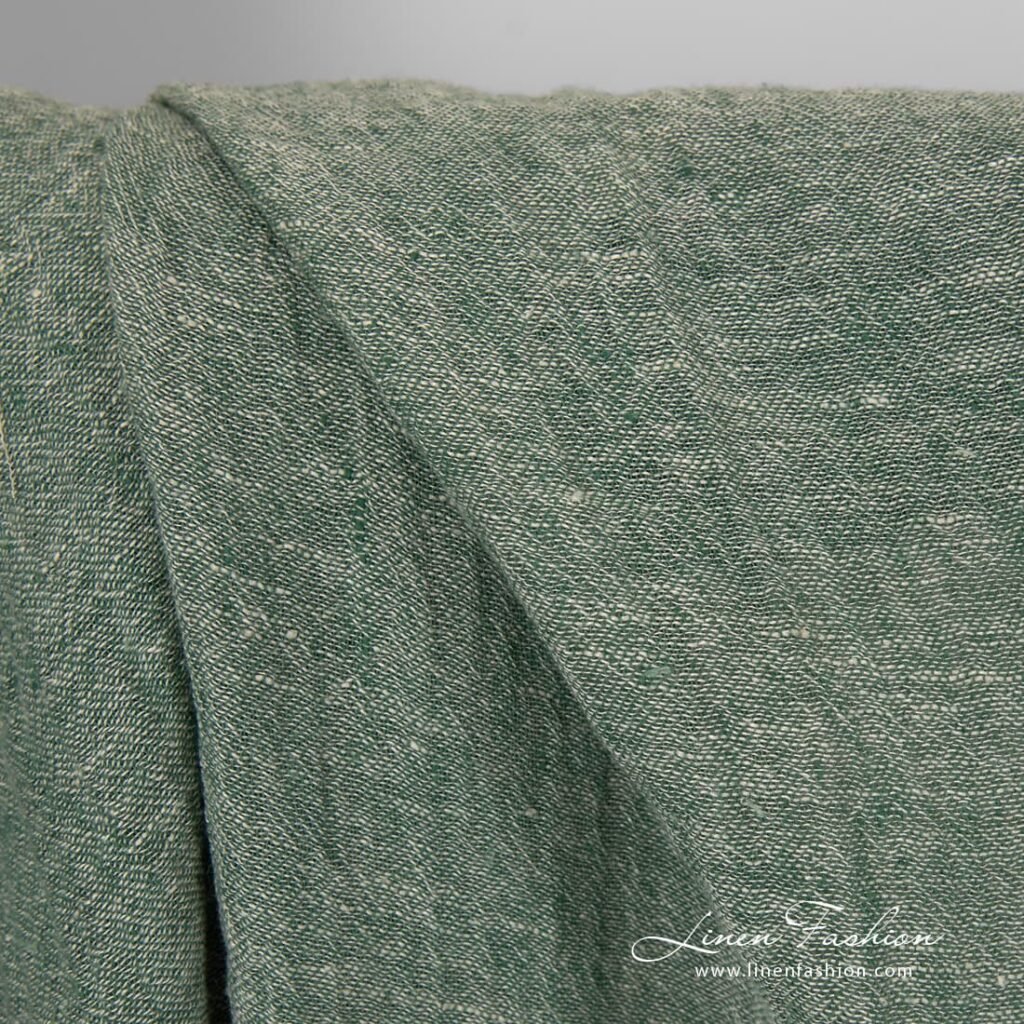 Tissu de lin vert transparent lavé 2 Transparent linen fabric in green colour.