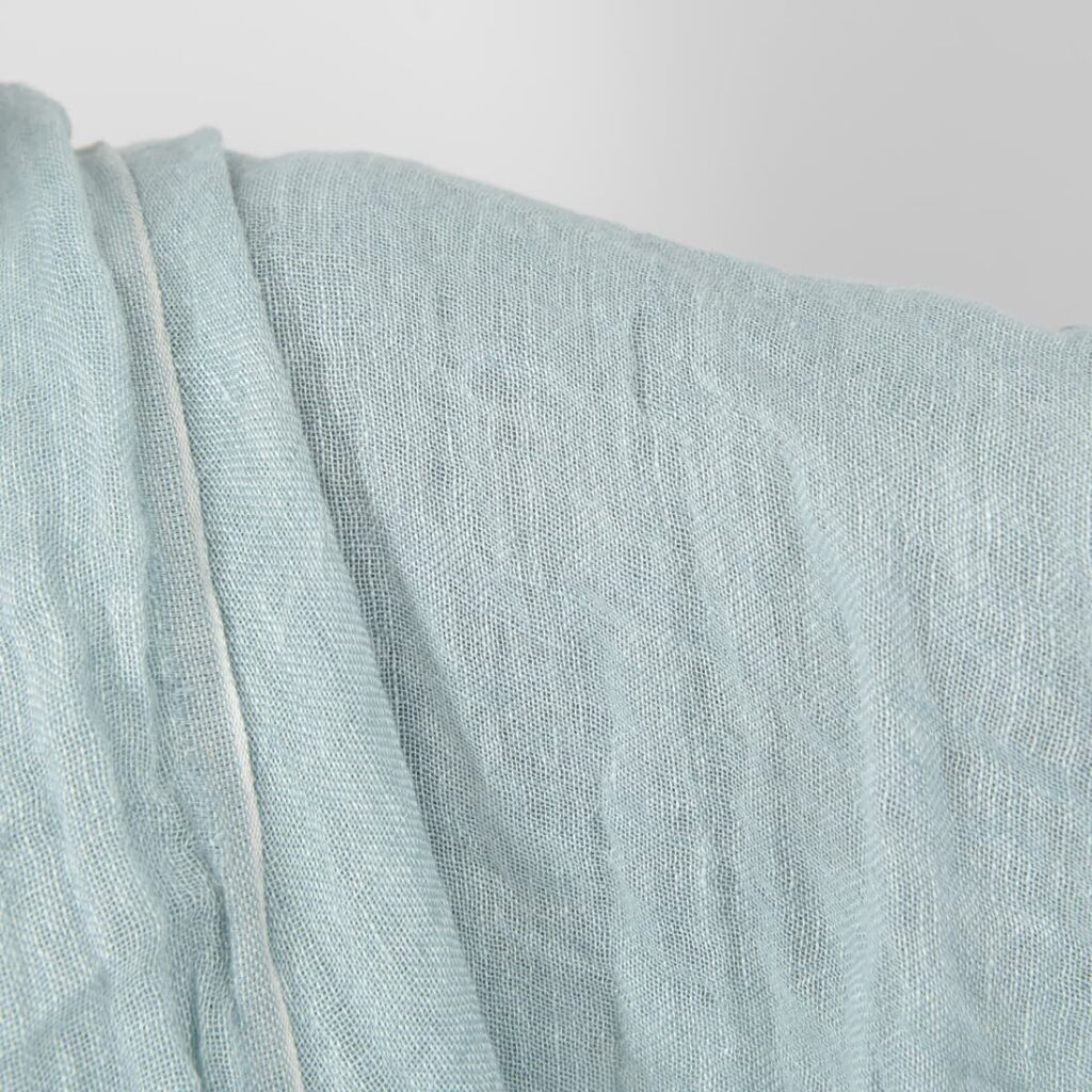 Tissu en gaze de lin couleur menthe lavée 4 mint linen gauze fabric washed, soft toutch.