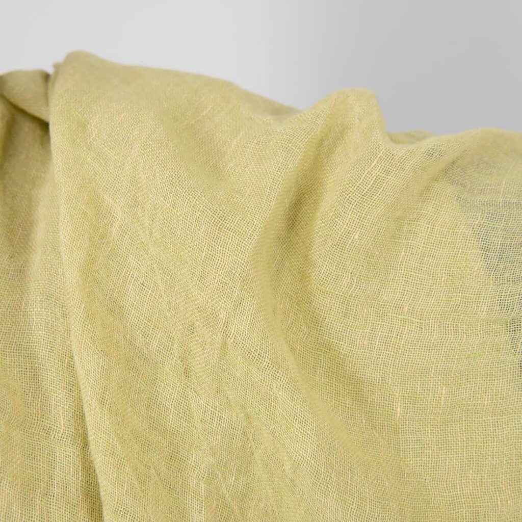 Tissu gaze lin vert jaune lavé 3 yellow gauze linen fabric washed, open weave