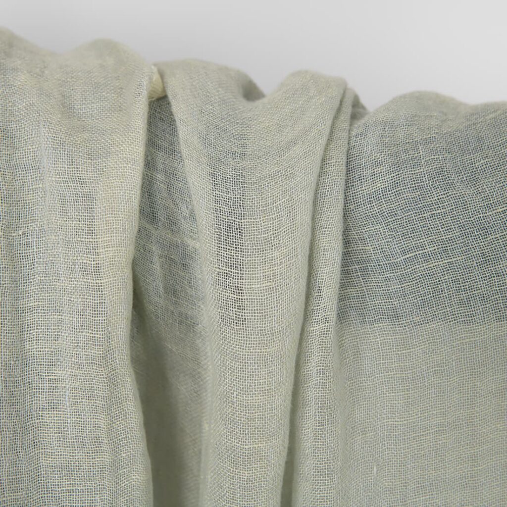 Tissu en lin lavé mélangé gris verdâtre 3 Washed linen fabric greenish grey melange, texture