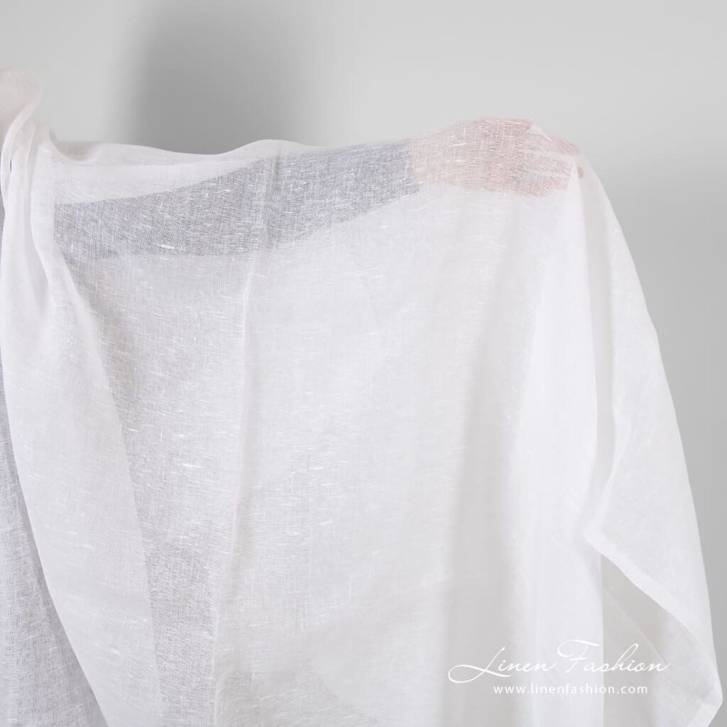 Tissu de lin uni transparent blanc optique 1 Transparent linen fabric in optical white color