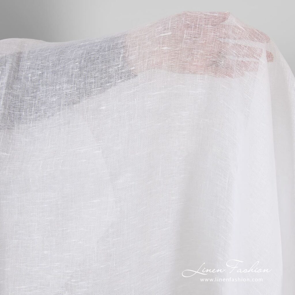Tissu de lin uni transparent blanc optique 2 Transparent linen fabric in optical white color for curtains, shawls and scarves