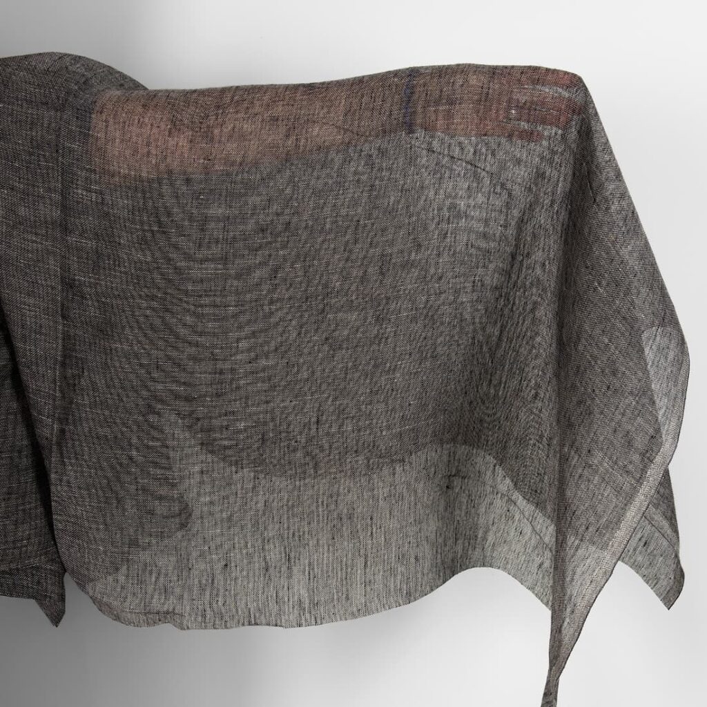 Tissu en lin transparent noir et naturel 1 Black and natural transparent linen fabric