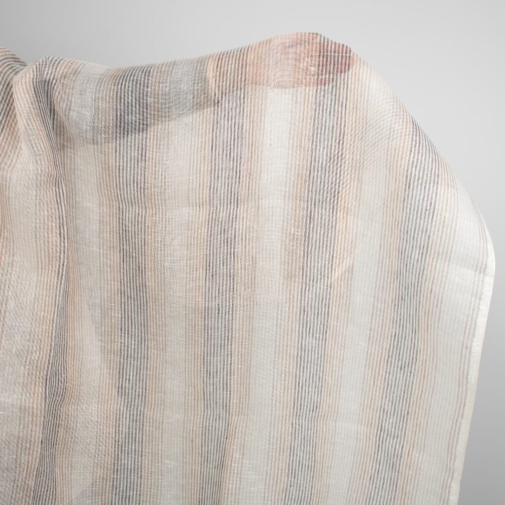 Tissu de gaze de lin à rayures brunes 1 linen gauze brown striped fabric