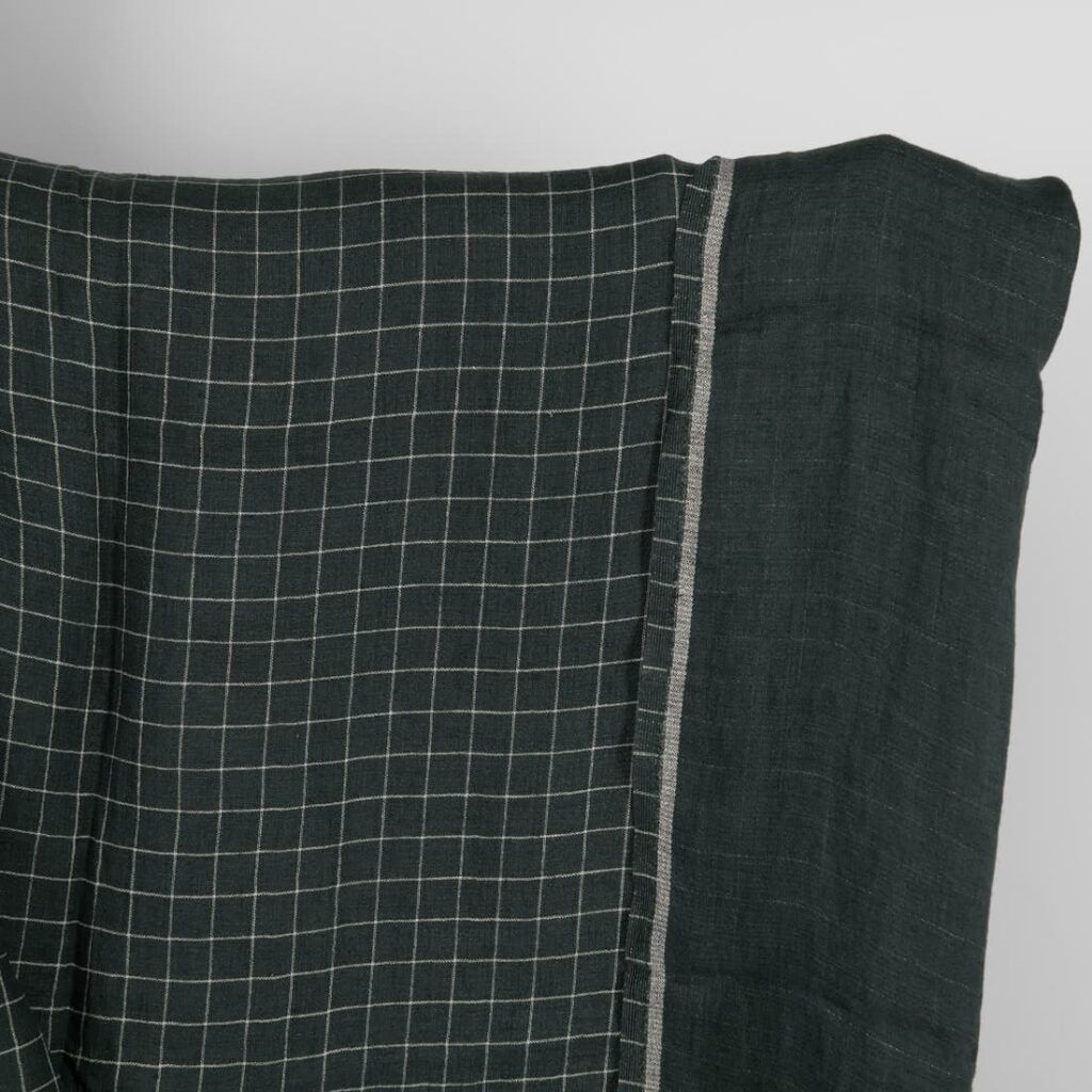 Tissu de lin double épaisseur à carreaux bleu foncé, lavé 1 Dark blue checked double-layer linen fabric washed