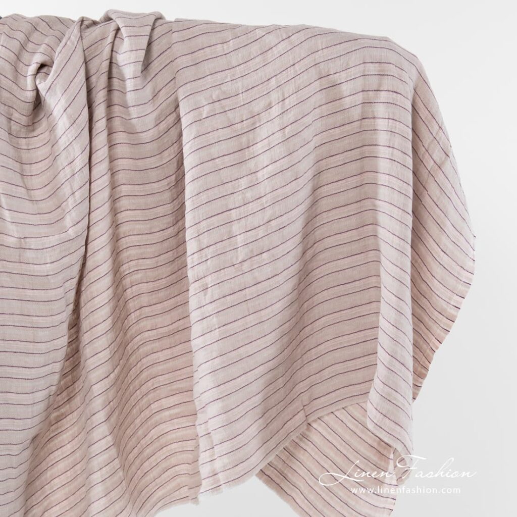 Tissu en lin lavé, coloris cendré et rose pastel 1 Washed linen fabric in ash and pastel pink.