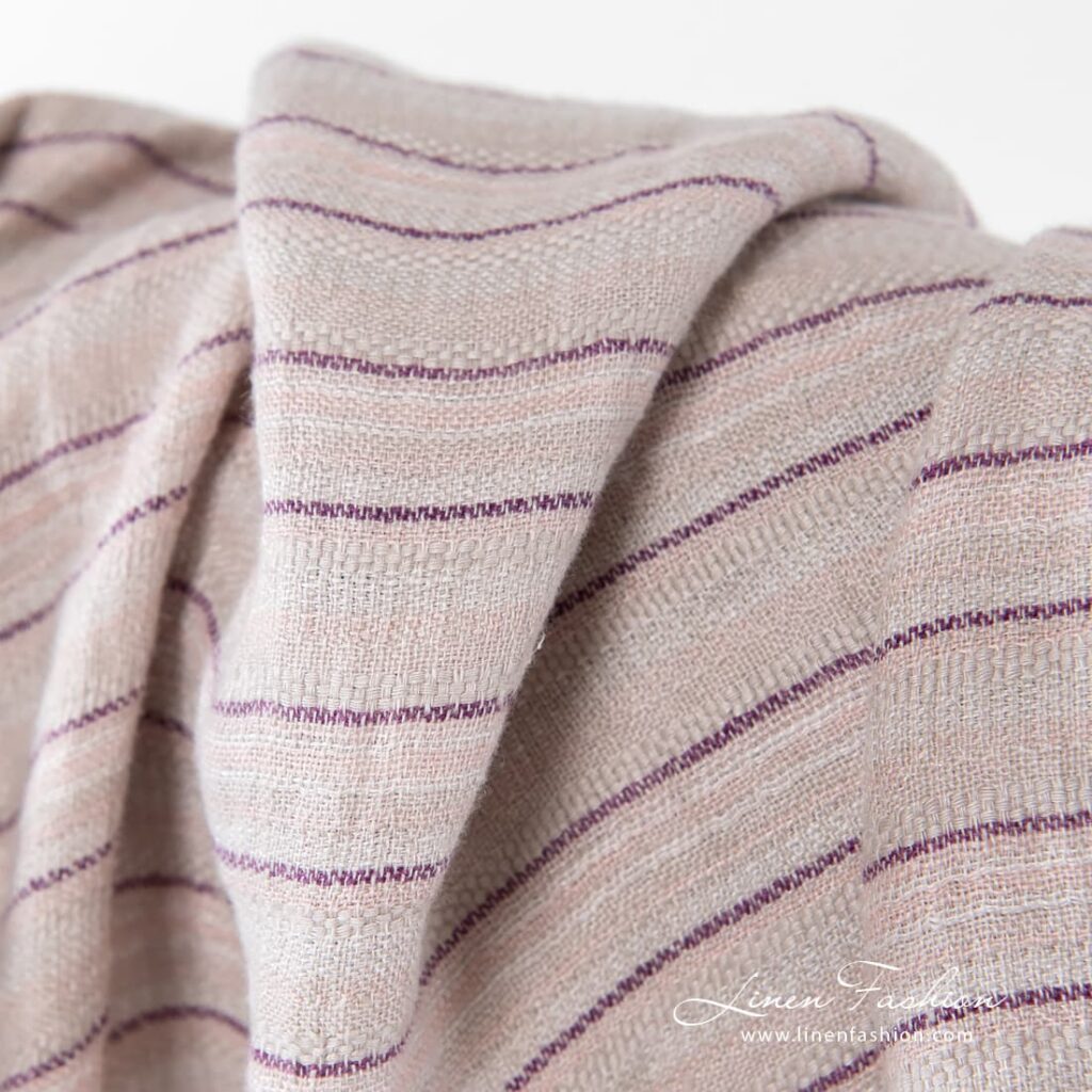 Tissu en lin lavé, coloris cendré et rose pastel 3 100% linen fabric in pastel pink.
