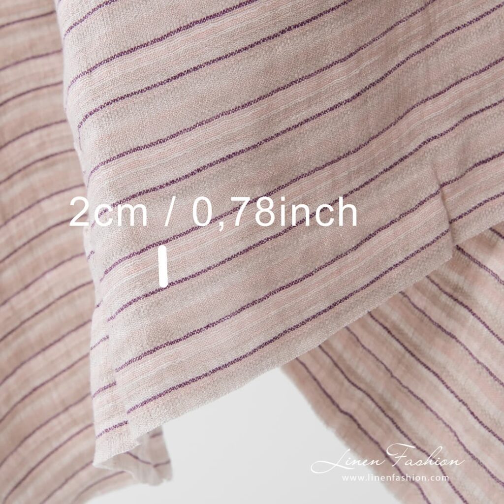 Tissu en lin lavé, coloris cendré et rose pastel 4 Ash and pastel pink coloured washed linen fabric.