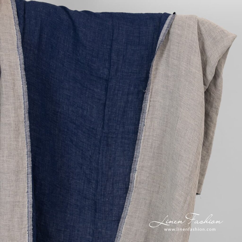 Tissu de lin double face bleu et lin lavé 1 Double sided linen fabric in blue and flax colour, washed.