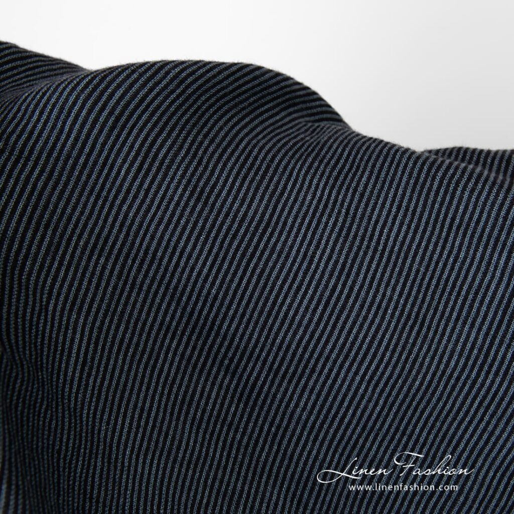Tissu de lin noir à rayures lavées 3 Black linen fabric with vertical stripes, washed fabric