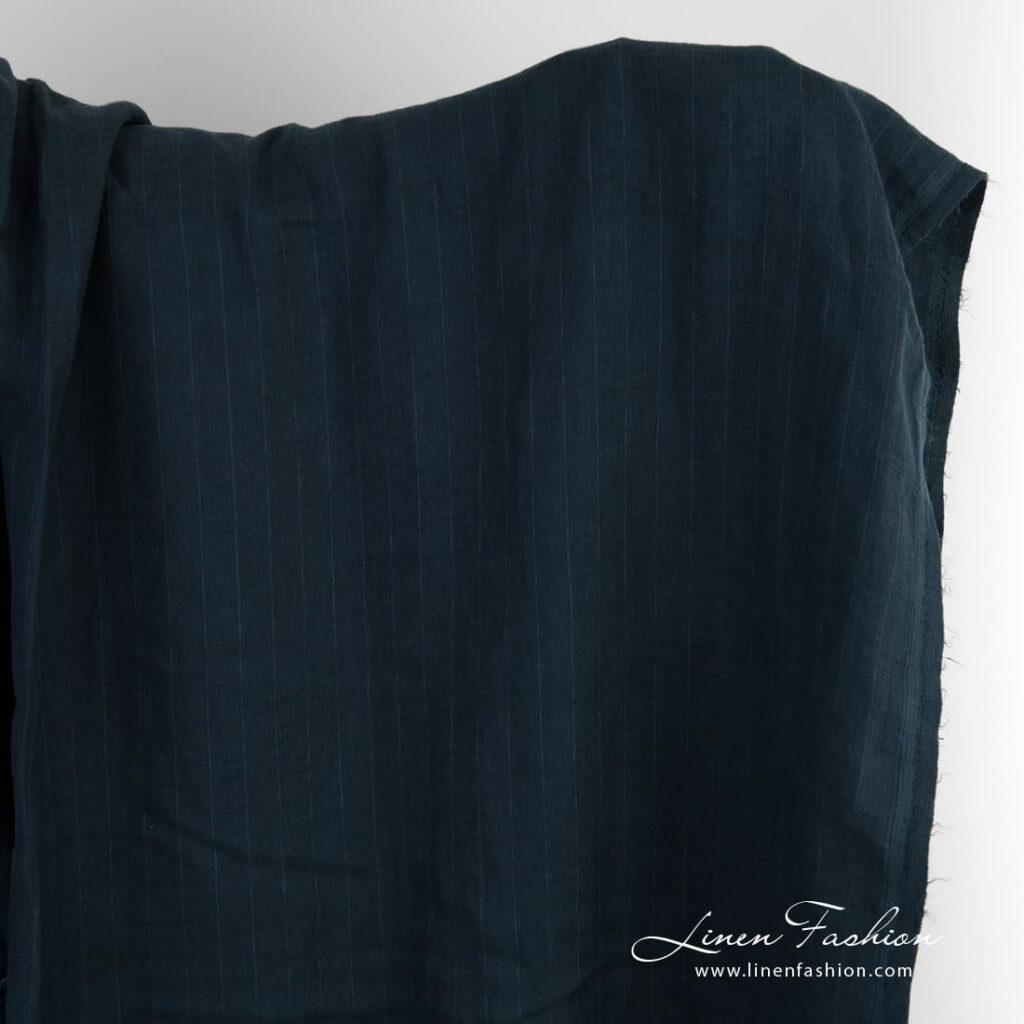 Tissu de lin bleu foncé à rayures lavées 1 Dark blue linen fabric in stripes