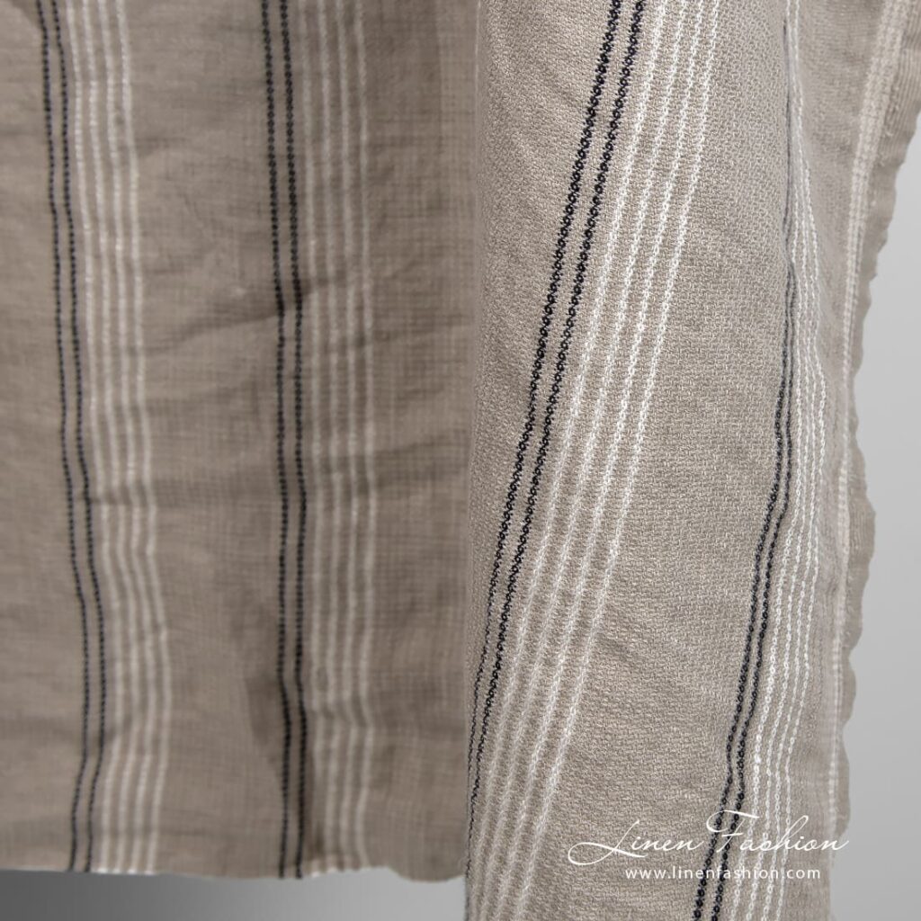 Tissu en lin gris brun à rayures lavées 3 Grey brown linen fabric in stripes, perfect for towels, bathrobes and bedding sets