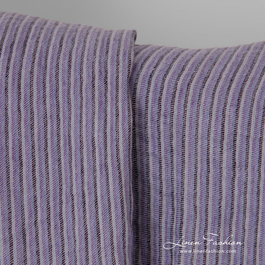 Tissu de lin violet rayé lavé 3 violet striped linen, twill.