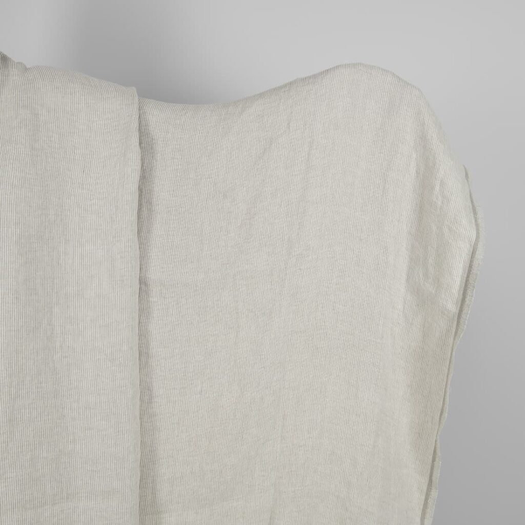 Tissu de lin lavé à rayures naturelles et blanches 1 Washed linen fabric in natural and white colour stripes