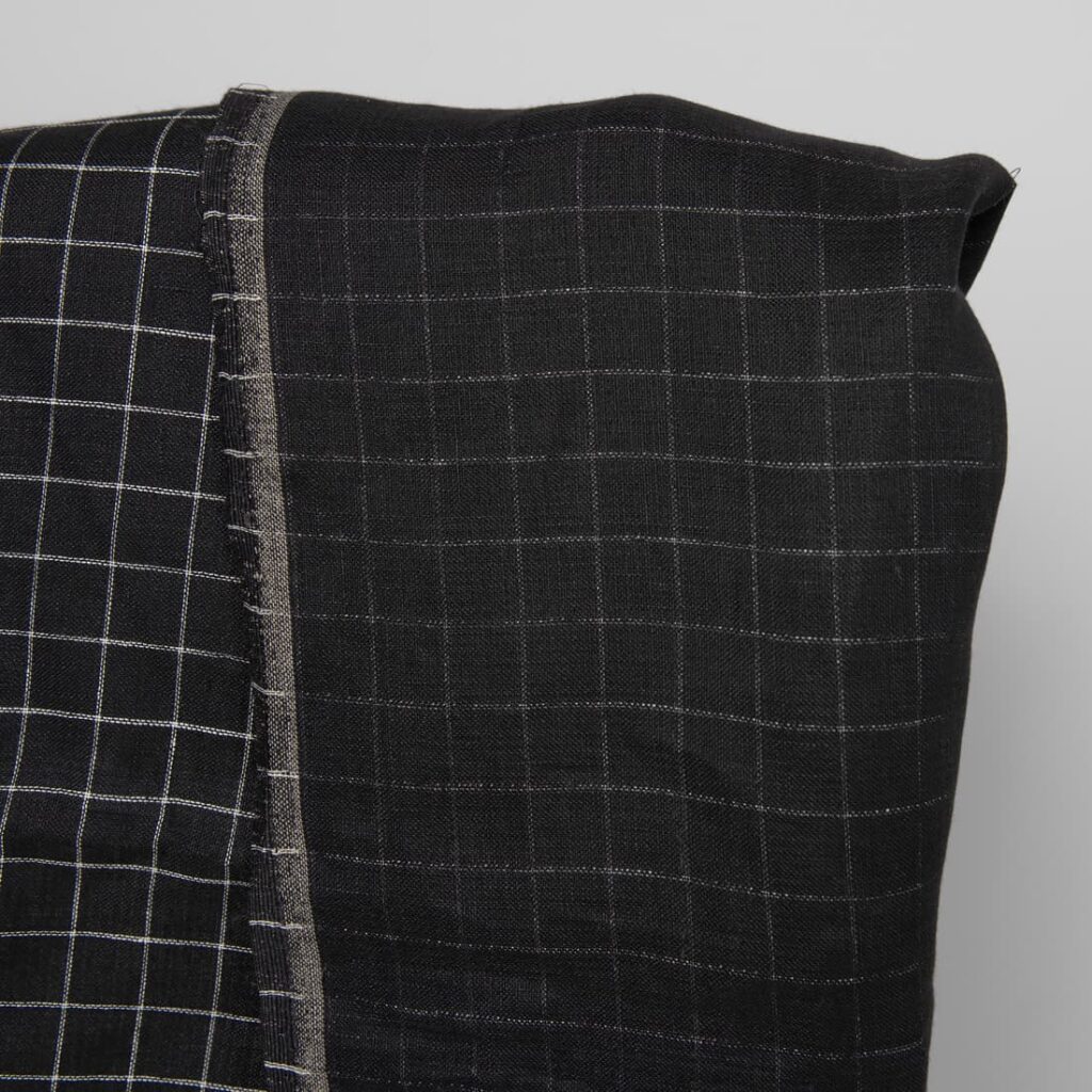 Tissu de lin à carreaux noirs et blancs recto-verso 2 Tissu de lin à carreaux noirs et blancs recto-verso – Image 2