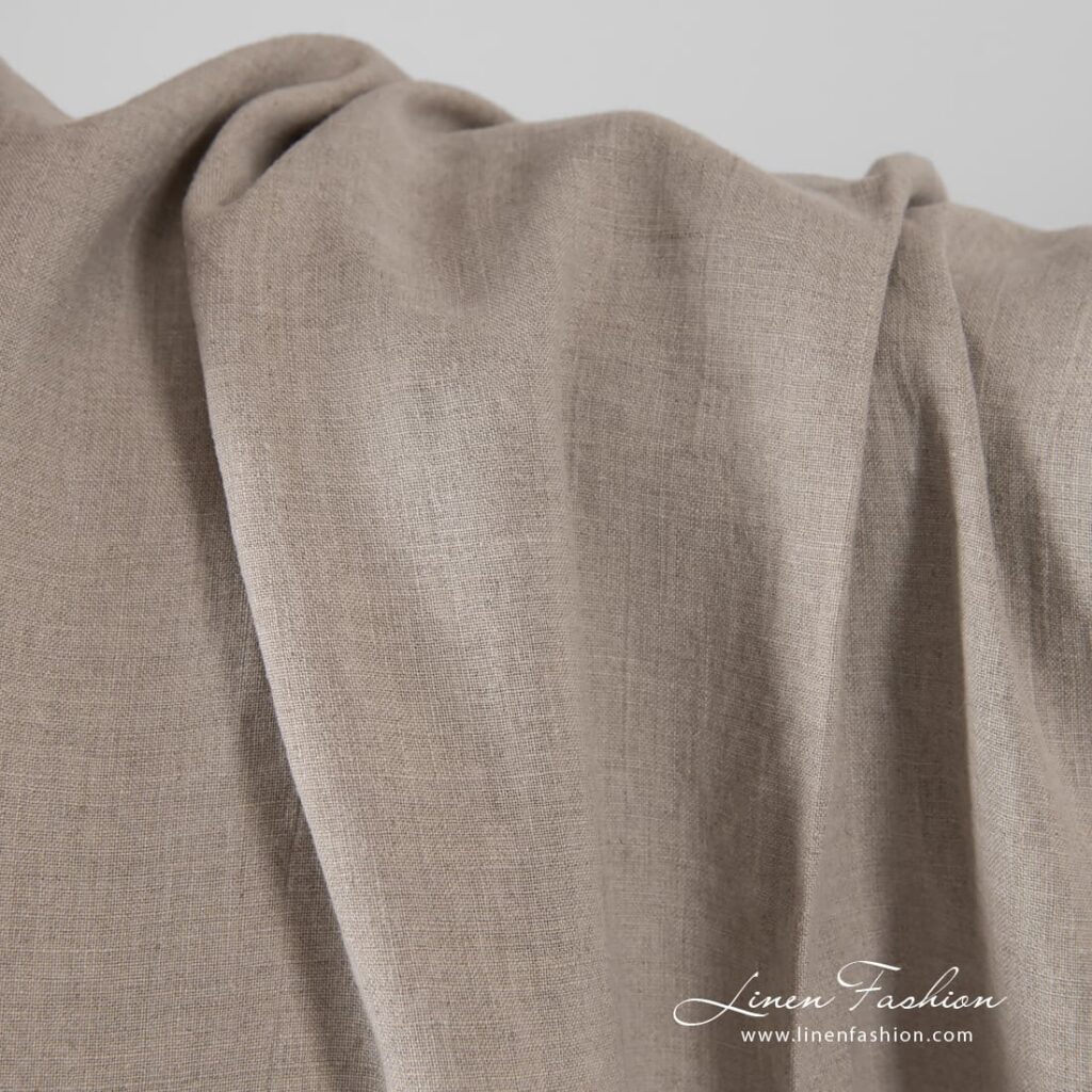 Tissu en lin naturel lavé 3 Linen fabric in natural color, specially washed to increase softness