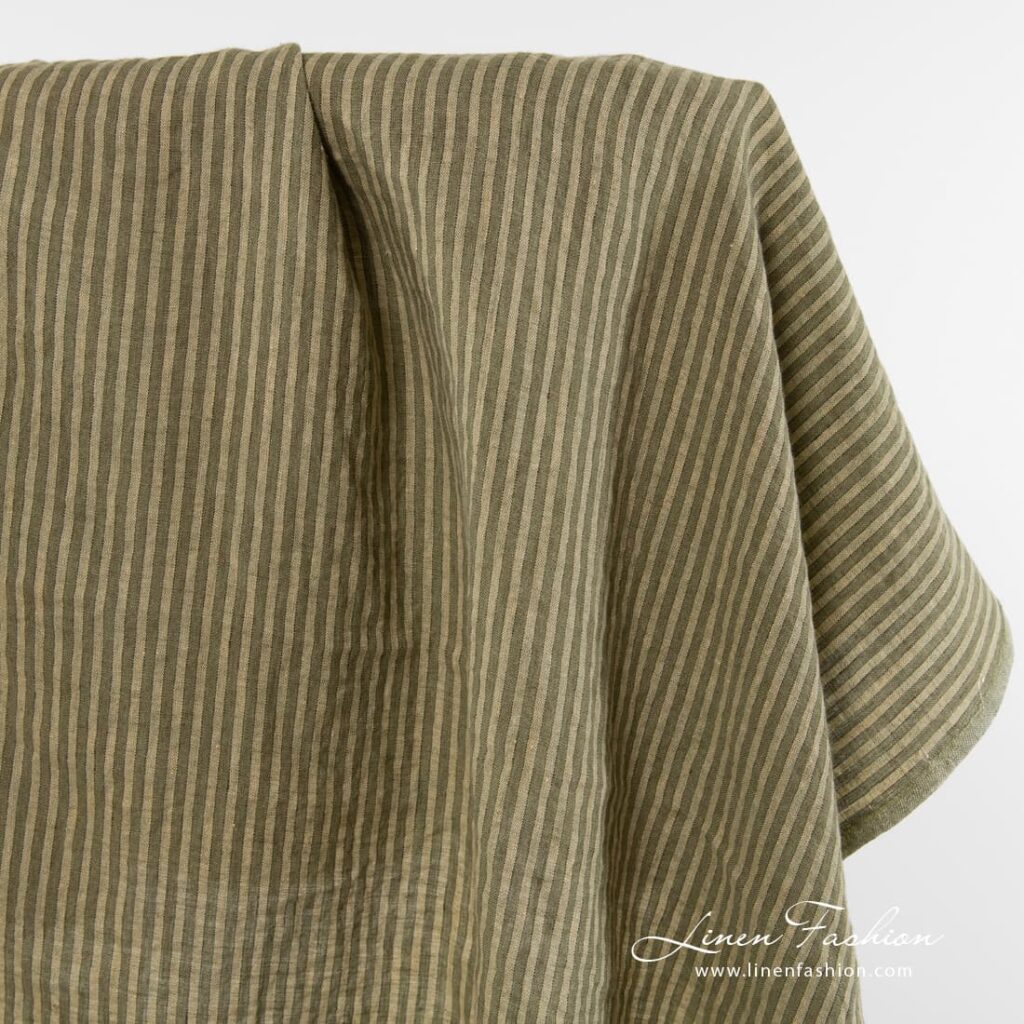 Tissu de lin à rayures vertes et jaunâtres lavées 2 100% linen fabric in stripes.