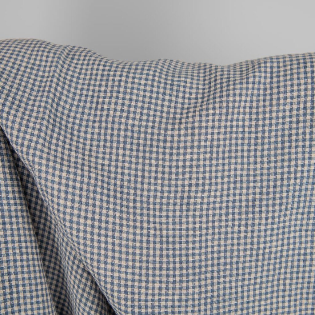 Tissu de lin lavé à petits carreaux bleus et bruns 3 Washed linen fabric with small blue and brownish checks 145cm