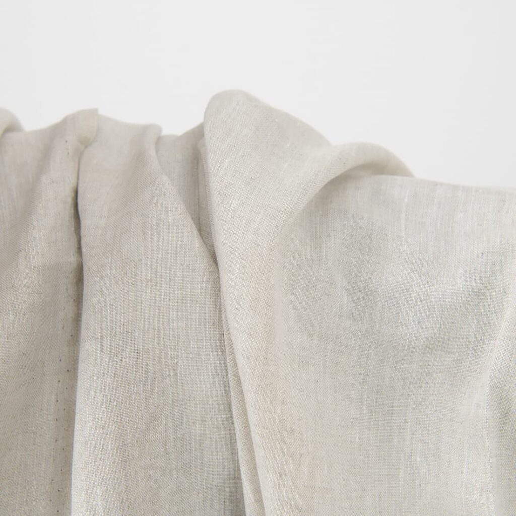 Tissu en lin uni gris clair 3 Plain linen fabric in light grey texture