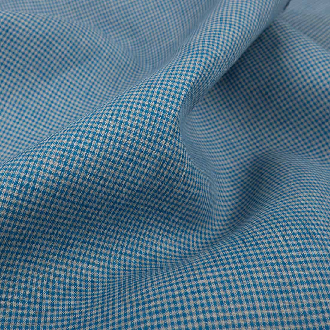 Tissu de lin à petits carreaux bleus