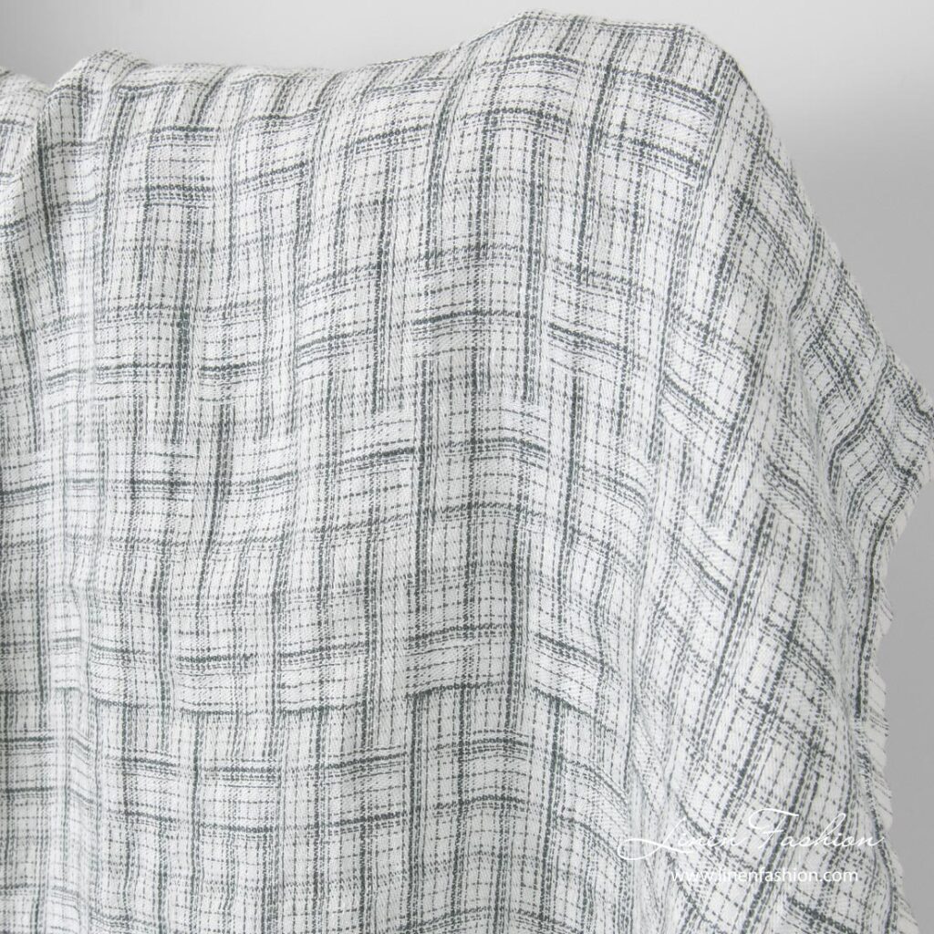 Lavé blanc gris à carreaux motif jacquard tissu en lin 2 White linen fabric with crossing grey stripes, washed