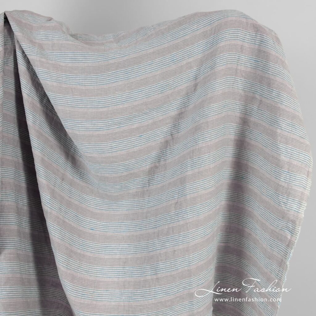Tissu de lin gris-bleu clair à rayures lavées 1 Grey blue linen fabric in stripes