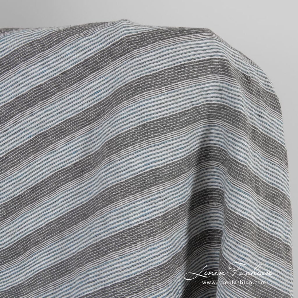 Tissu de lin gris-bleu à rayures lavées 2 Brown blue linen fabric in stripes, washed