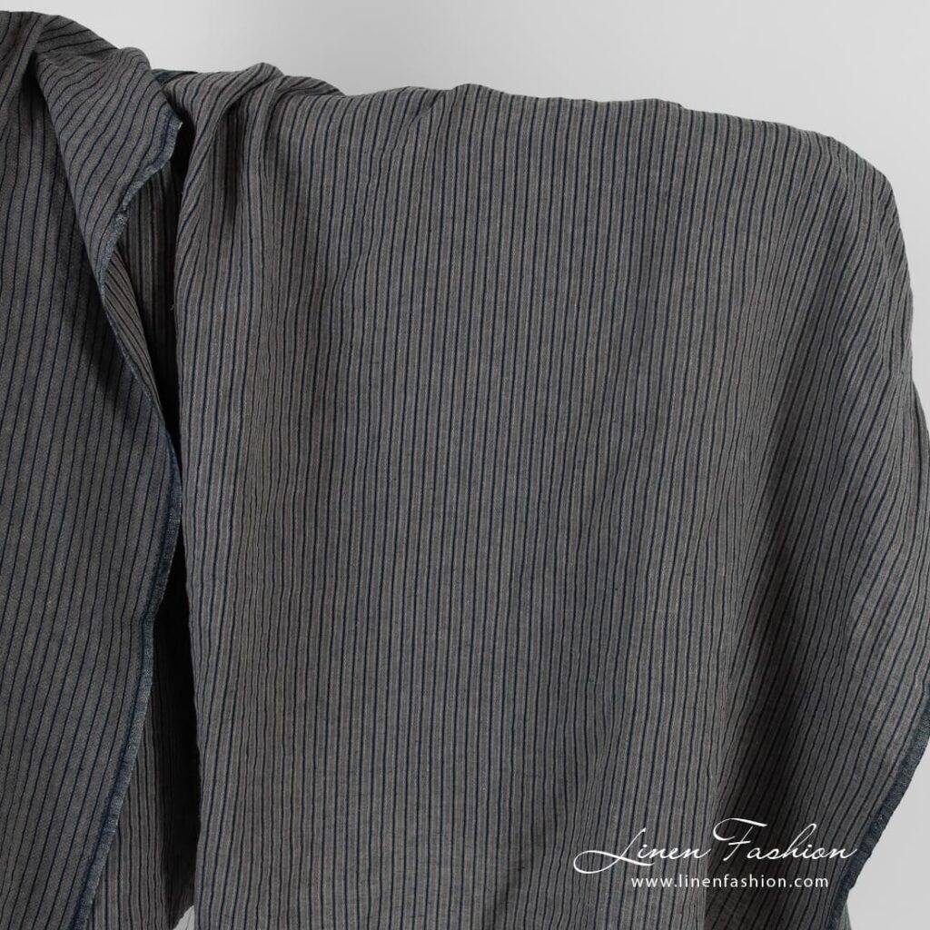 Tissu de lin à rayures bleu-noir lavées 1 Linen jacquard fabric in black stripes