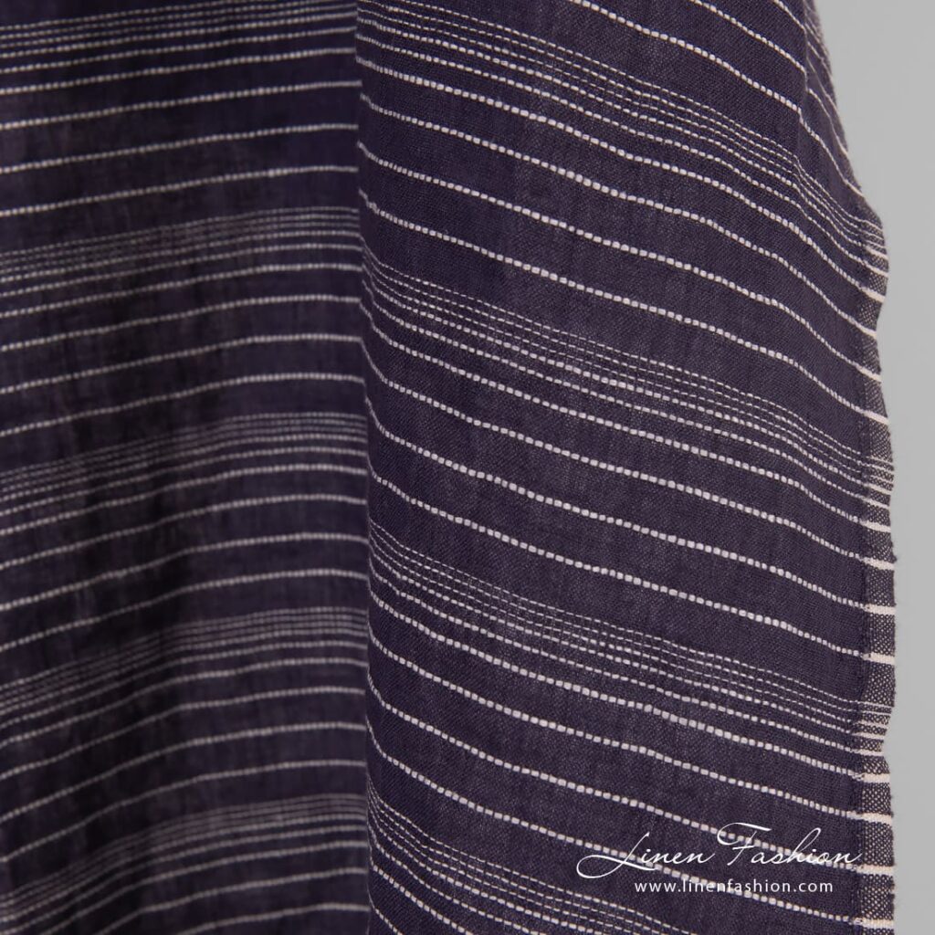 Tissu de lin bleu foncé à rayures lavées 3 Dark blue linen fabric in stripes, specially washed to increase softness