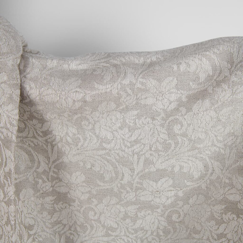 Tissu de lin non teint et de coton blanc avec fleurs 4 Undyed linen and white cotton fabric with flowers product photo