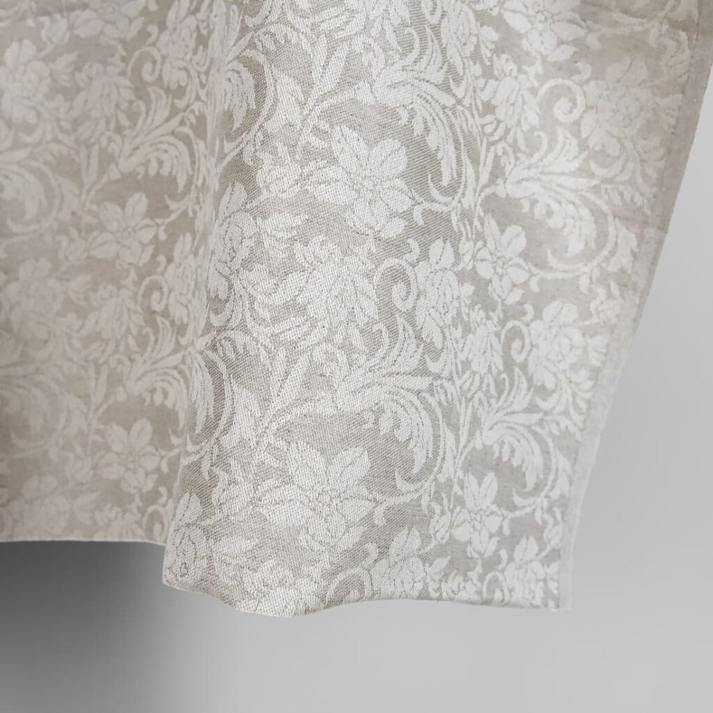 Tissu de lin non teint et de coton blanc avec fleurs 3 Undyed linen and white cotton fabric with flowers edge