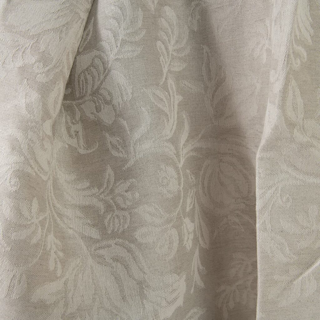 Tissu jacquard en lin et coton beige avec fleurs 4 Linen cotton jacquard fabric beige with flowers close up pattern
