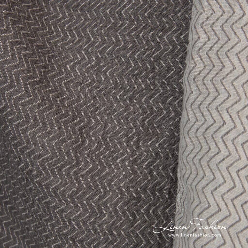 Tissu de lin gris zig zag lavé 3 Grey dyed linen fabric.