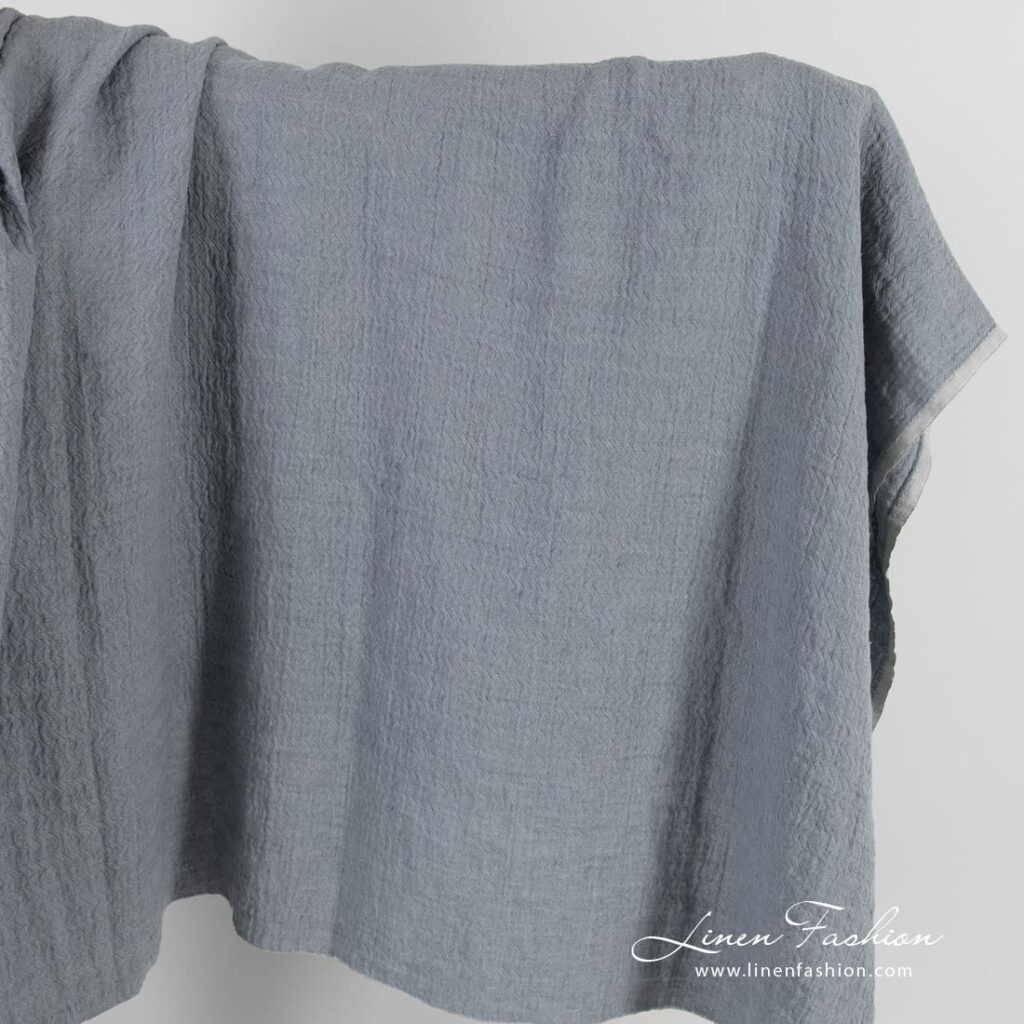 Tissu en lin jacquard gris bleuté à motif zigzag lavé 1 Bluish grey jacquard linen fabric in zigzag pattern