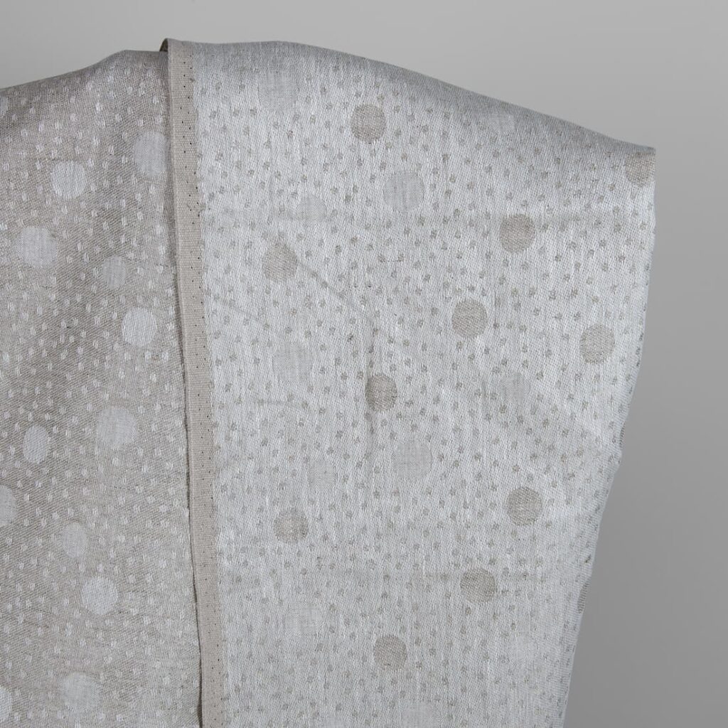 Tissu en lin gris à motifs de bulles 4 Grey linen fabric in bubble pattern white side