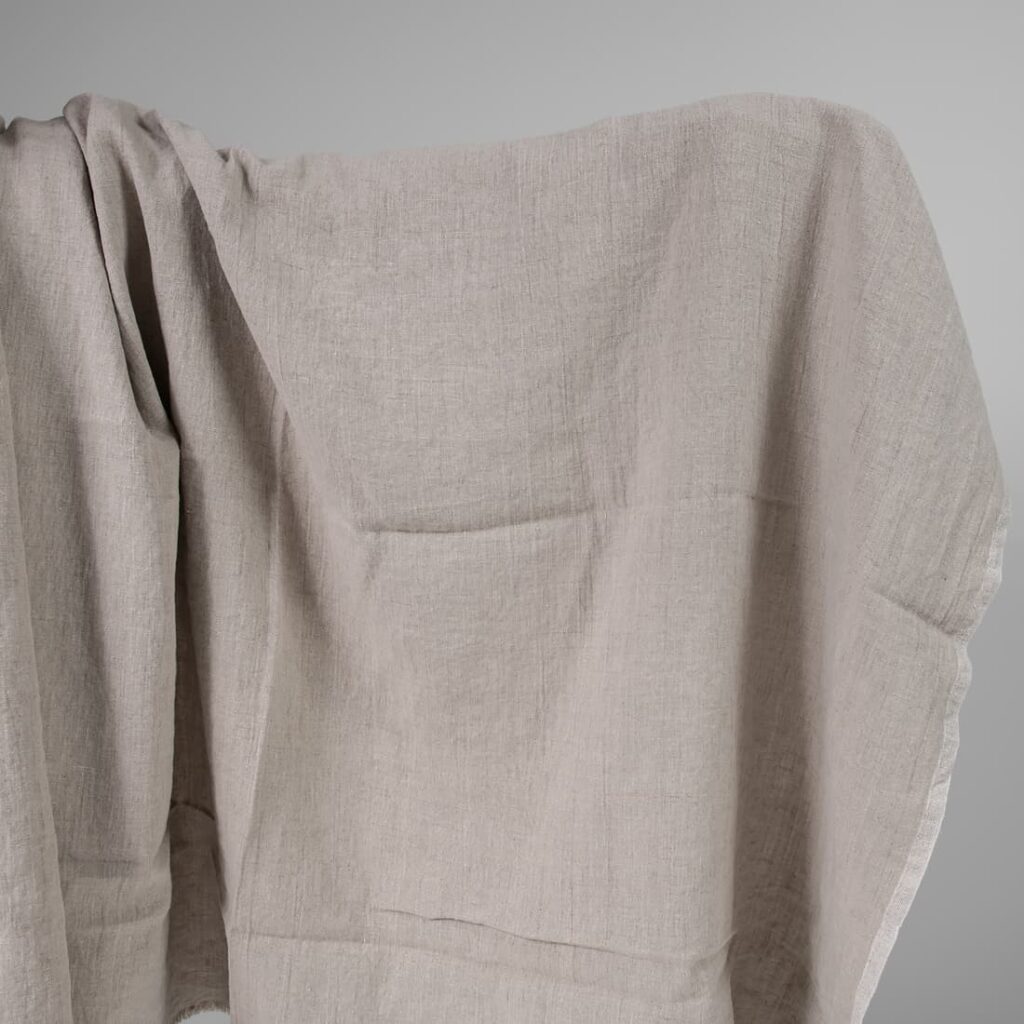 Tissu en lin lourd lavé, couleur naturelle 1 Washed heavy linen fabric natural colour