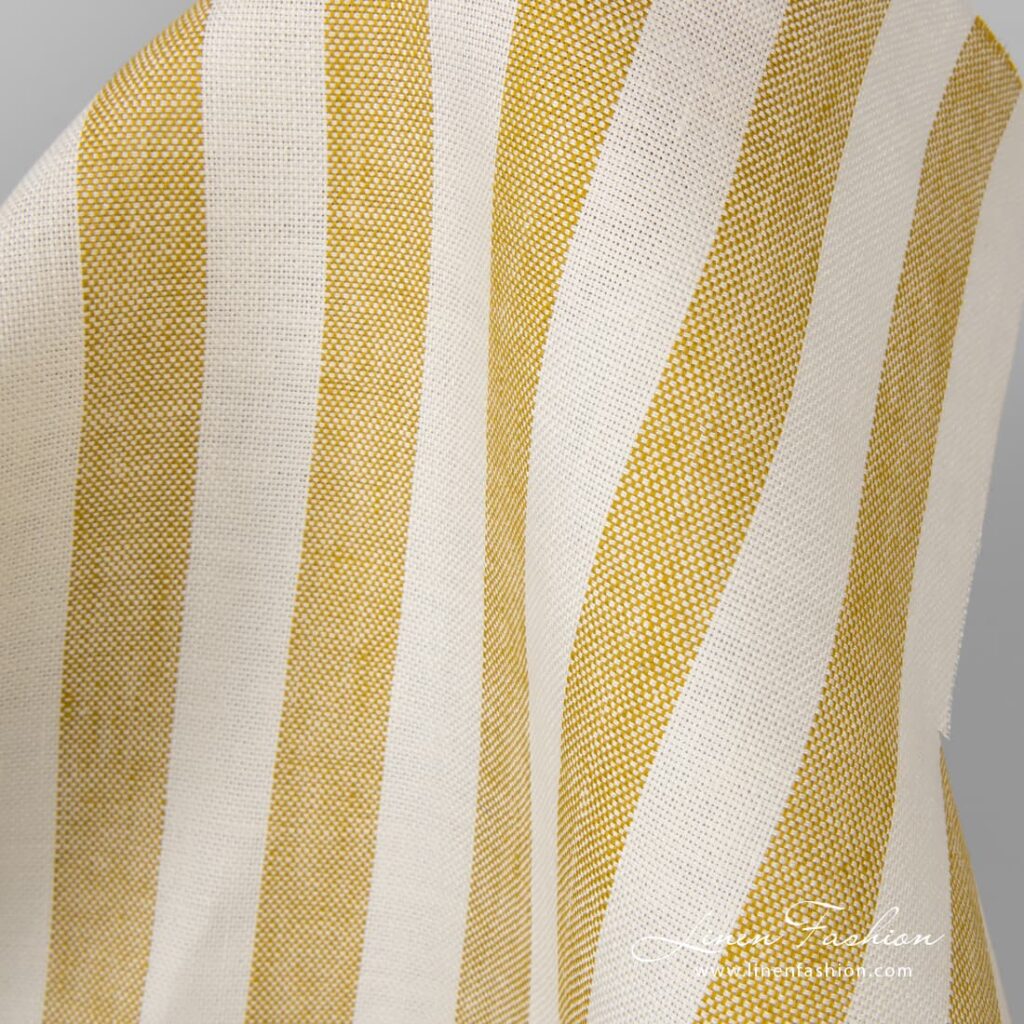 Tissu de lin épais à rayures jaune moutarde et blanc cassé 2 Striped linen fabric in mustard yellow and off white colours.