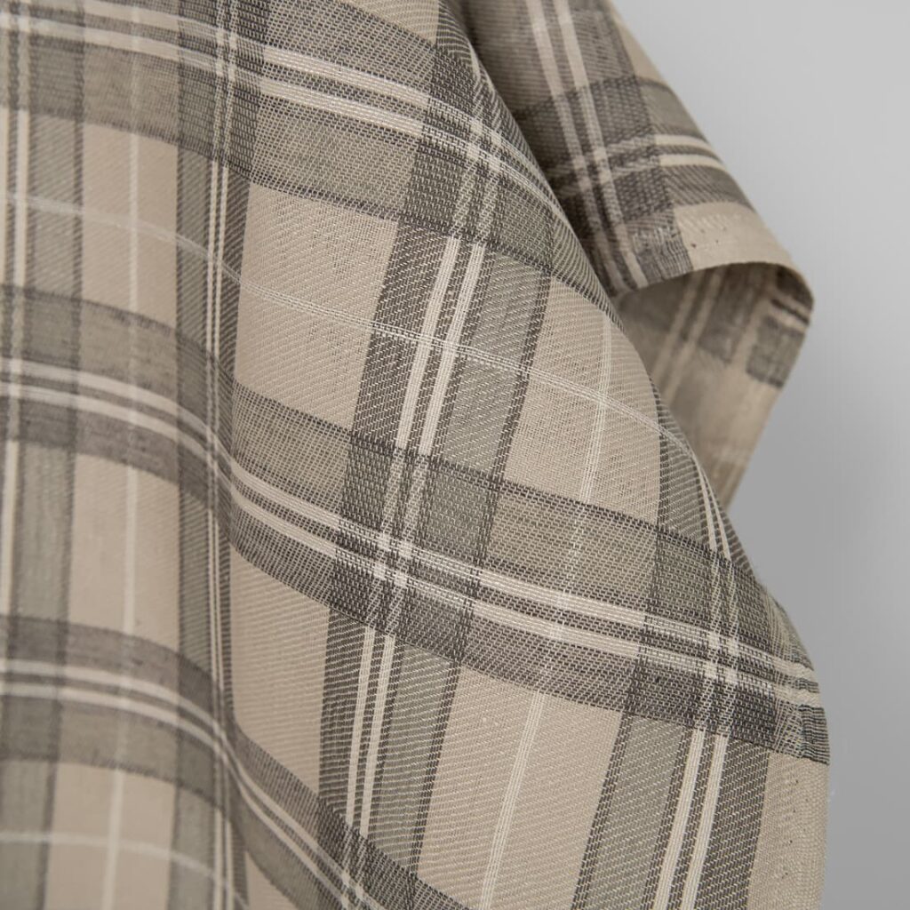 Tissu en lin et coton à carreaux sable et gris en sergé 2 Linen cotton fabric sand and grey twill checks